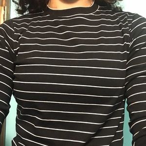 Long sleeve crop top